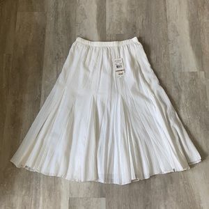 Alfred Dunner White Skirt